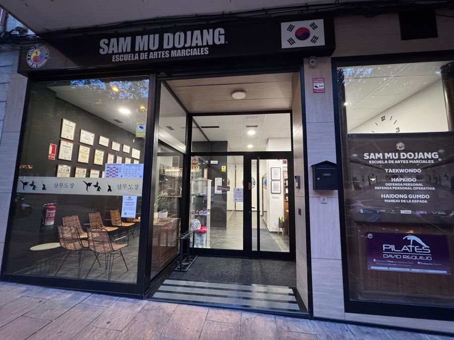 Fachada de Sam Mu Dojang en la Calle Río Mao