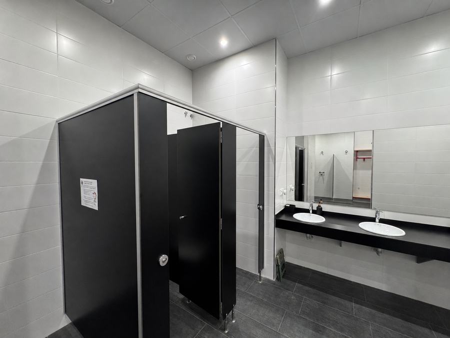 Duchas del vestuario femenino